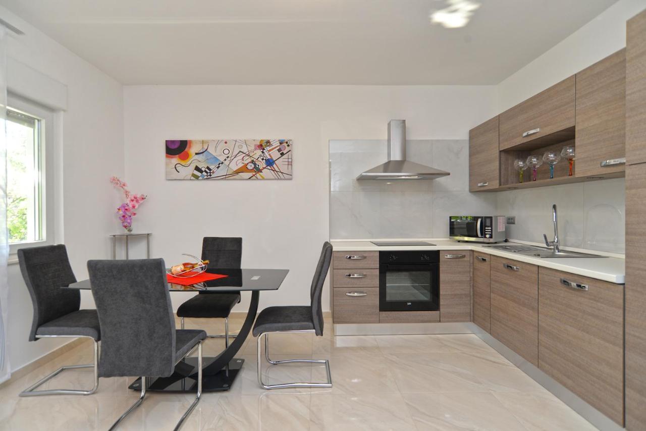 Apartments Mala Vala 925 - Adapted Fažana Eksteriør bilde