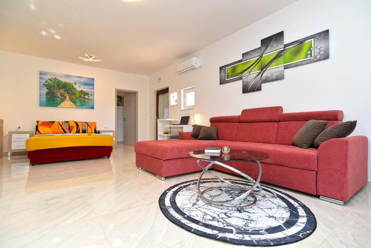 Apartments Mala Vala 925 - Adapted Fažana Eksteriør bilde