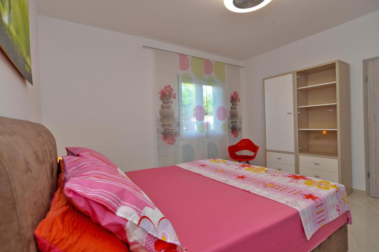 Apartments Mala Vala 925 - Adapted Fažana Eksteriør bilde